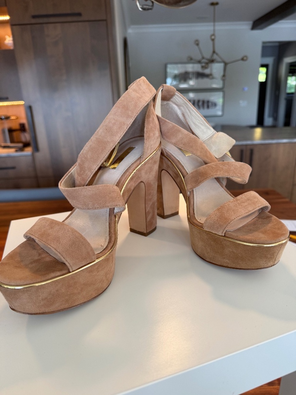 Louise et Cie Blush Suede Platform Heels Gold Trim Ankle Strap Size 9 1/2